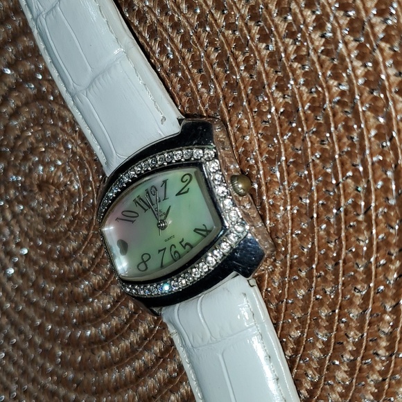 Women's watch - Picture 4 of 9